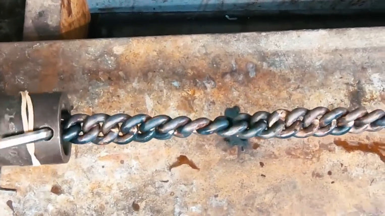twisting gold links